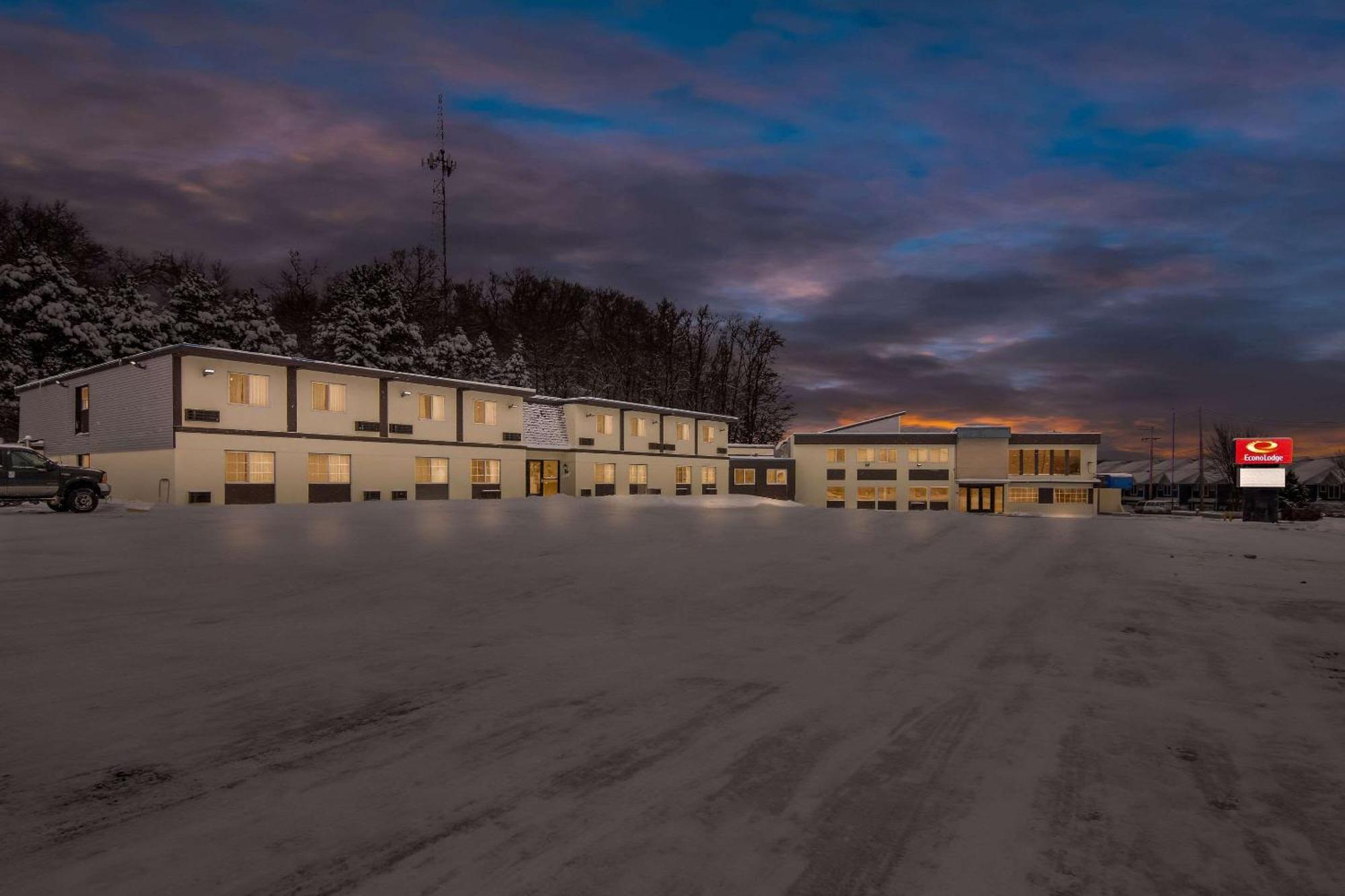 Econo Lodge Manistee Dış mekan fotoğraf